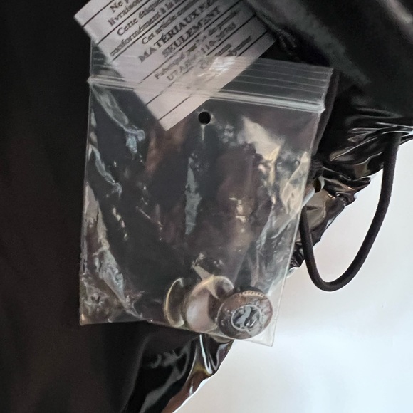 NEW WITH TAGS
NOIZE
Coco Cropped Glossy Puffer Jacket *NWT* - Picture 9 of 14